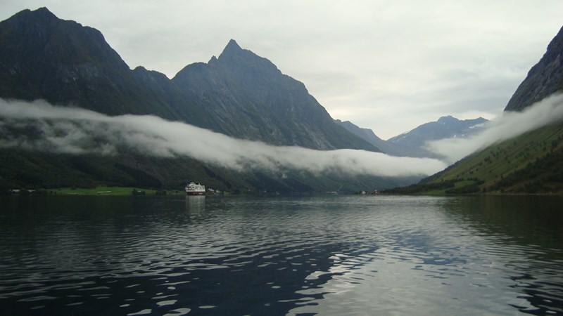 Bildegalleri - Trolsk stemning på Hjørundfjorden